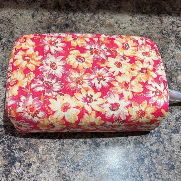 Coach Boxy Cosmetic Case With Vintage Daisy Script Print - Picture 4 of 8